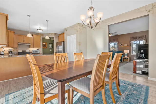 $612,500 | 227 Shore Circle, Oconomowoc, WI 53066