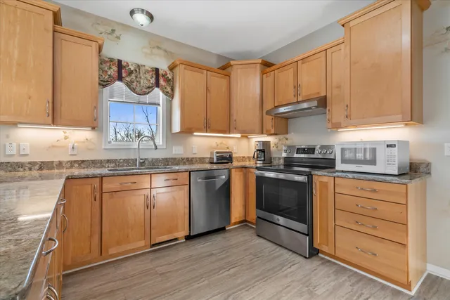 $612,500 | 227 Shore Circle, Oconomowoc, WI 53066