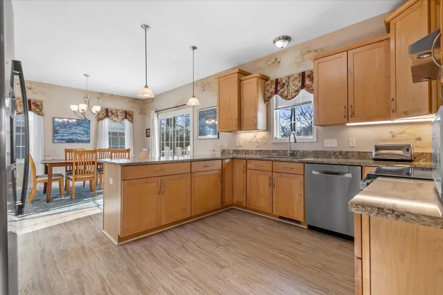 $612,500 | 227 Shore Circle, Oconomowoc, WI 53066