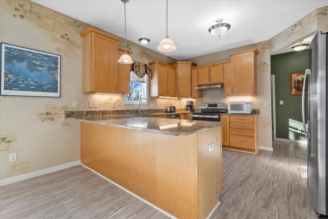 $612,500 | 227 Shore Circle, Oconomowoc, WI 53066