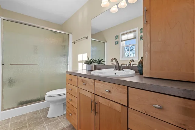 $612,500 | 227 Shore Circle, Oconomowoc, WI 53066