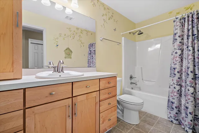 $612,500 | 227 Shore Circle, Oconomowoc, WI 53066