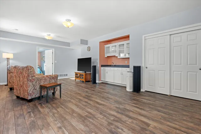 $612,500 | 227 Shore Circle, Oconomowoc, WI 53066