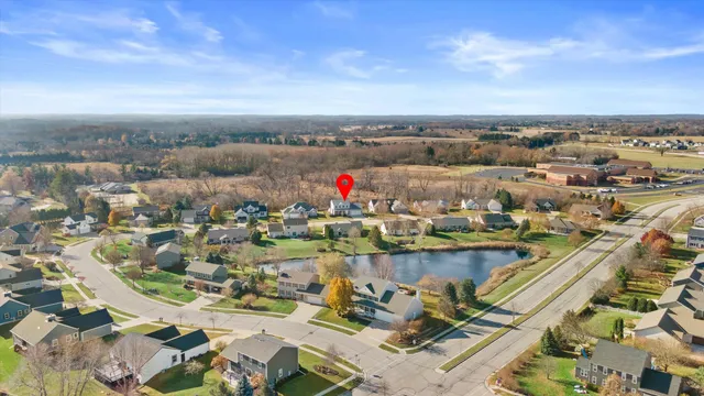 $612,500 | 227 Shore Circle, Oconomowoc, WI 53066