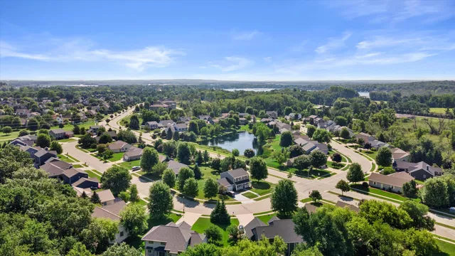 $612,500 | 227 Shore Circle, Oconomowoc, WI 53066