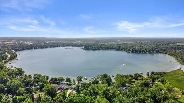 $612,500 | 227 Shore Circle, Oconomowoc, WI 53066