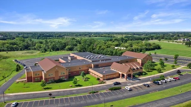 $612,500 | 227 Shore Circle, Oconomowoc, WI 53066