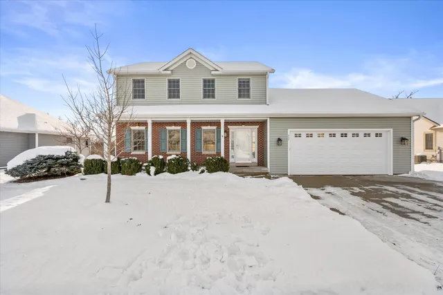 $612,500 | 227 Shore Circle, Oconomowoc, WI 53066