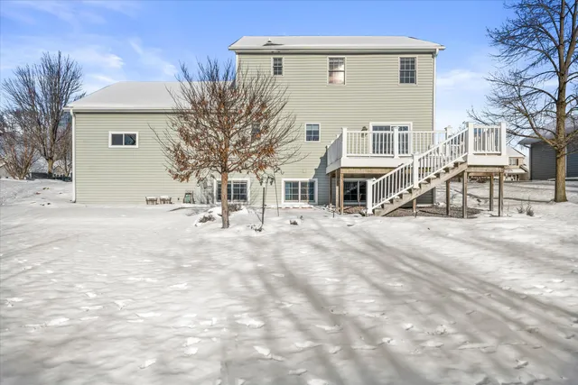 $612,500 | 227 Shore Circle, Oconomowoc, WI 53066