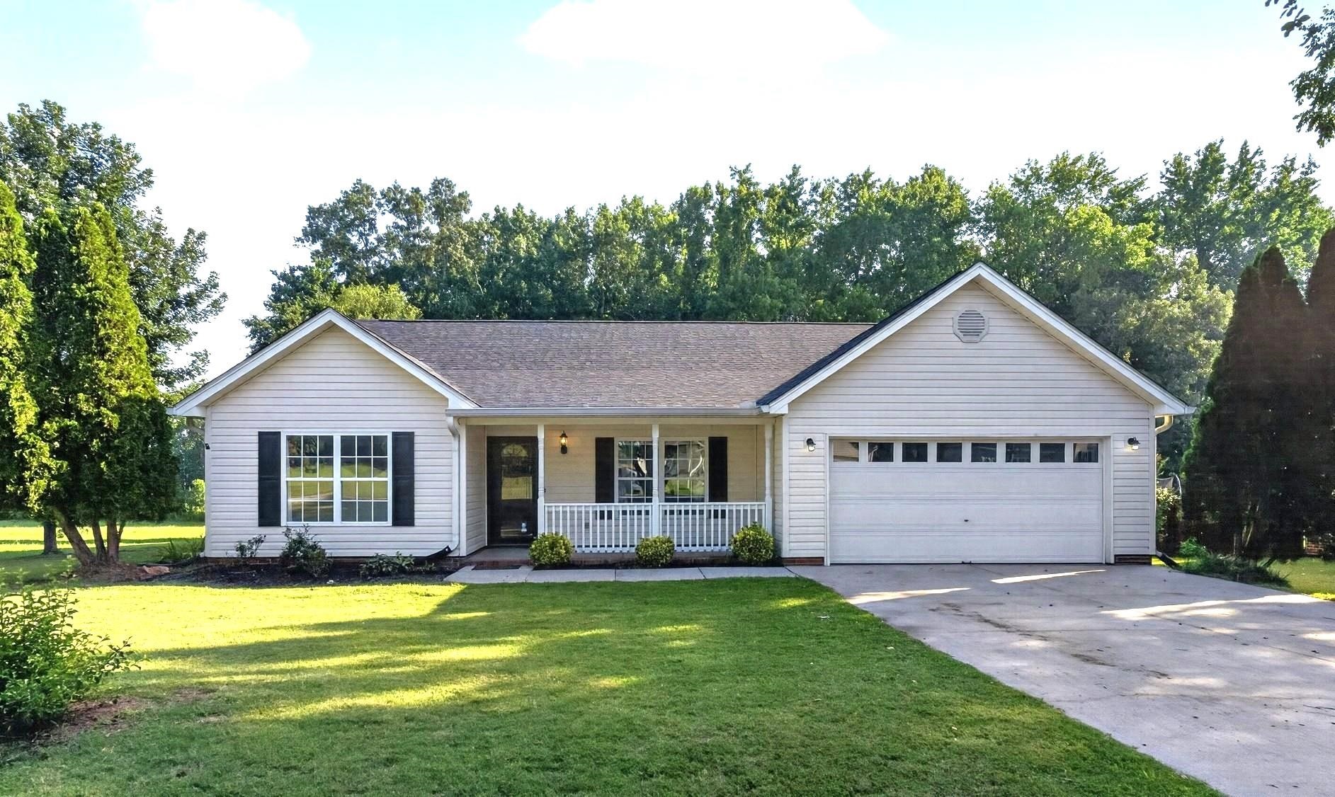 20 Two Gait Lane Simpsonville, SC 29680 - Photo 1 of 50 Classic Ranch Style Home
