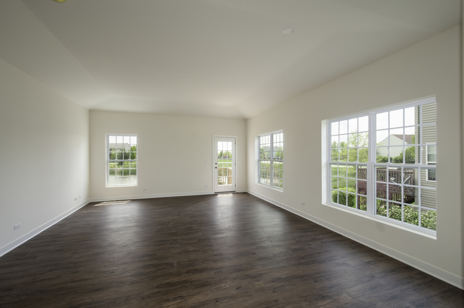 1125 Freedom Road Elburn, IL 60119 - Photo 4 of 24