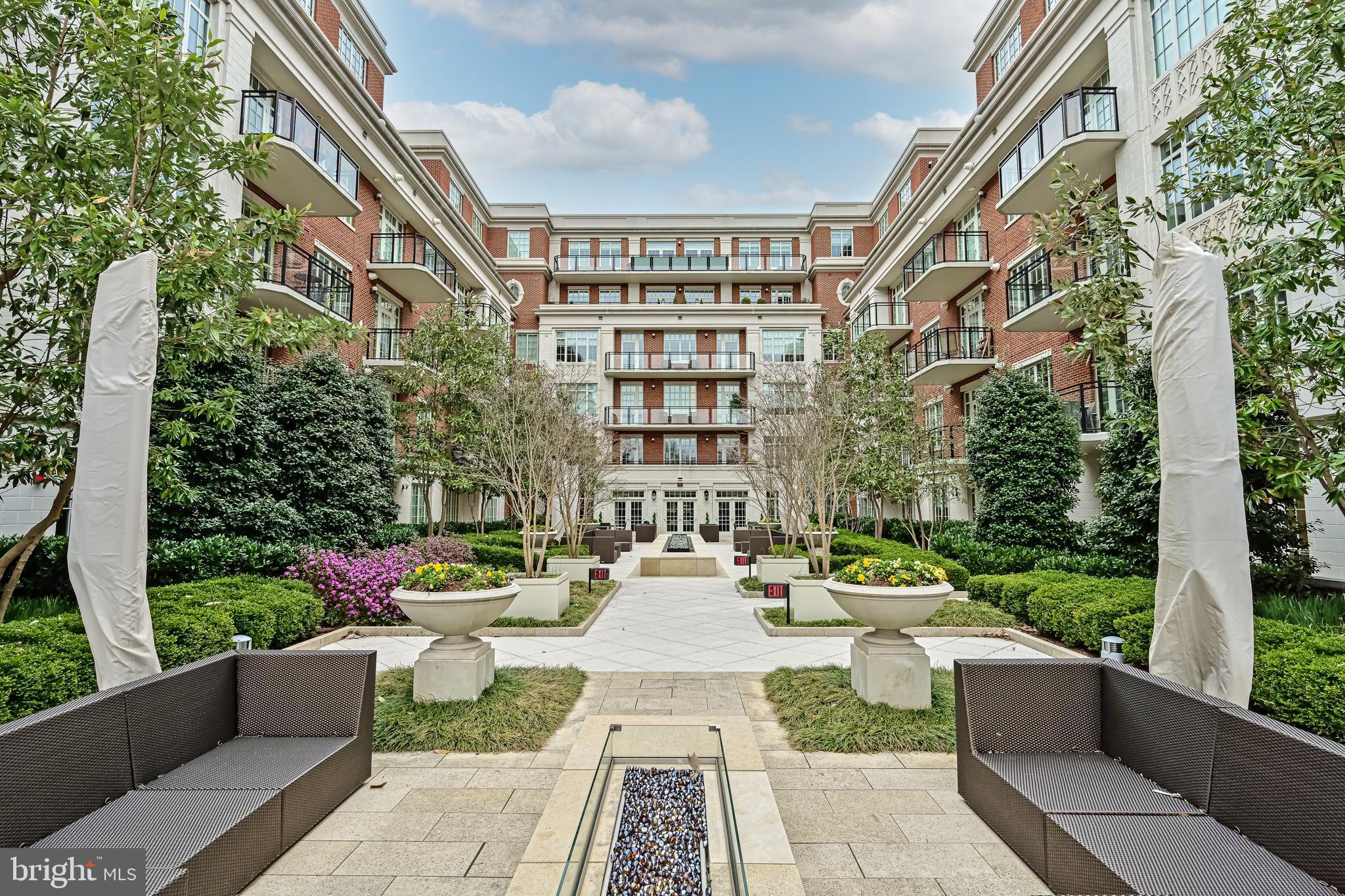 6900 Fleetwood Road, Unit 201 McLean, VA 22101 - Photo 38 of 42 Courtyard