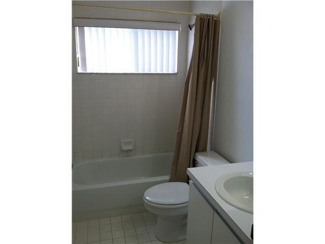 1743 Barnstable Road Wellington, FL 33414 - Photo 16 of 20 Bathroom