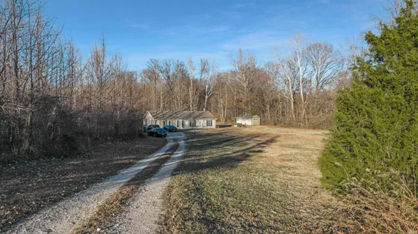 $219,900 | 8870 Barter Road, Mount Vernon, IN 47620