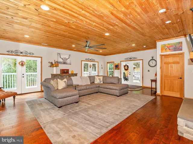 $999,000 | 8935 Hawbottom Road, Middletown, MD 21769