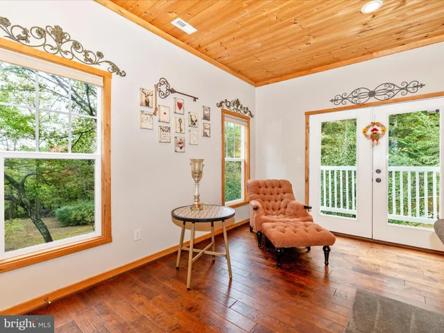 $999,000 | 8935 Hawbottom Road, Middletown, MD 21769