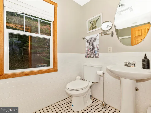 $999,000 | 8935 Hawbottom Road, Middletown, MD 21769