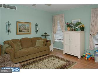 58 Country Road Perkasie, PA 18944 - Photo 7 of 12 Living Room