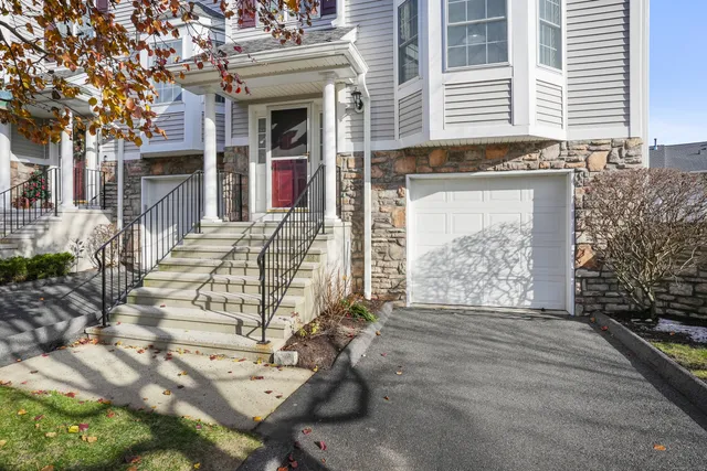 $3,300 | 1406 Pinnacle Way, Unit 1406, Danbury, CT 06811