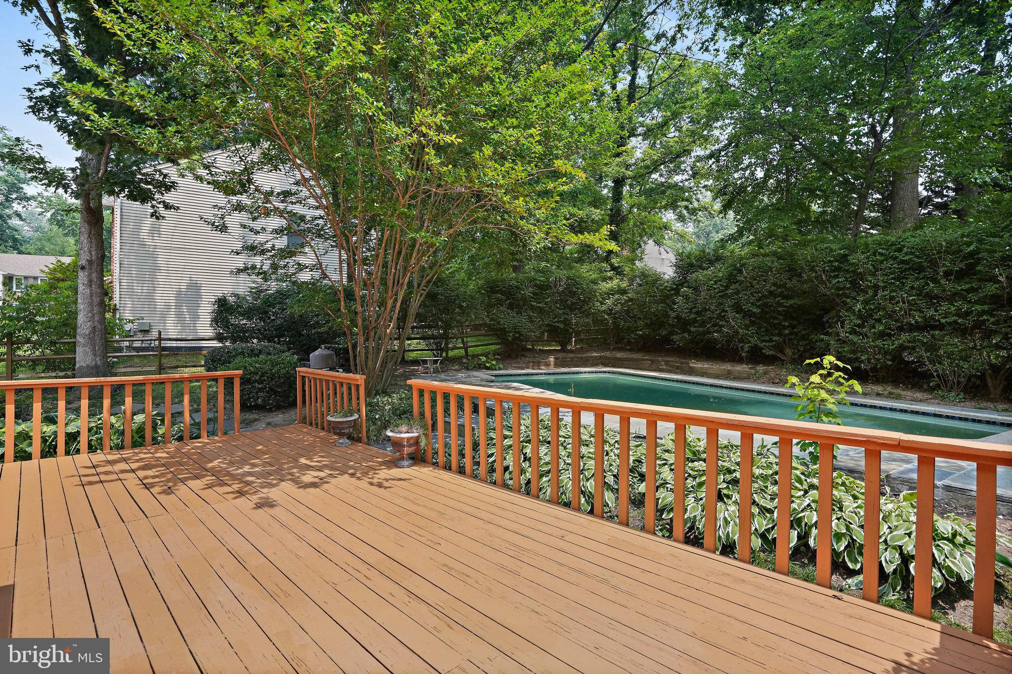 15515 Langside Street Silver Spring, MD 20905 - Photo 13 of 38 Deck with Access to Pool