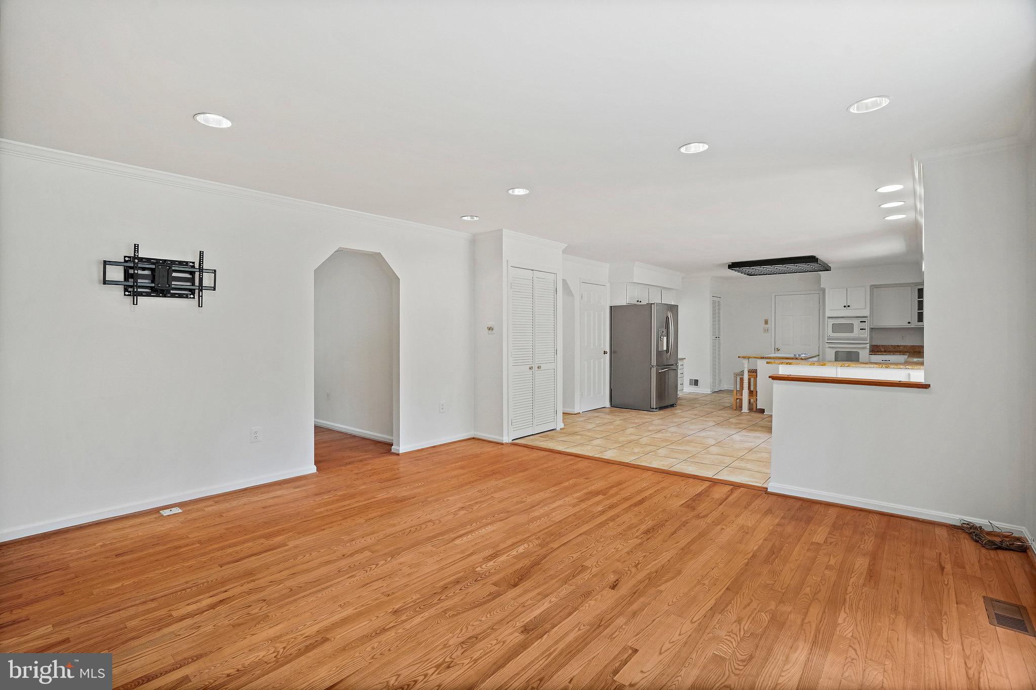 15515 Langside Street Silver Spring, MD 20905 - Photo 22 of 38 Family Room