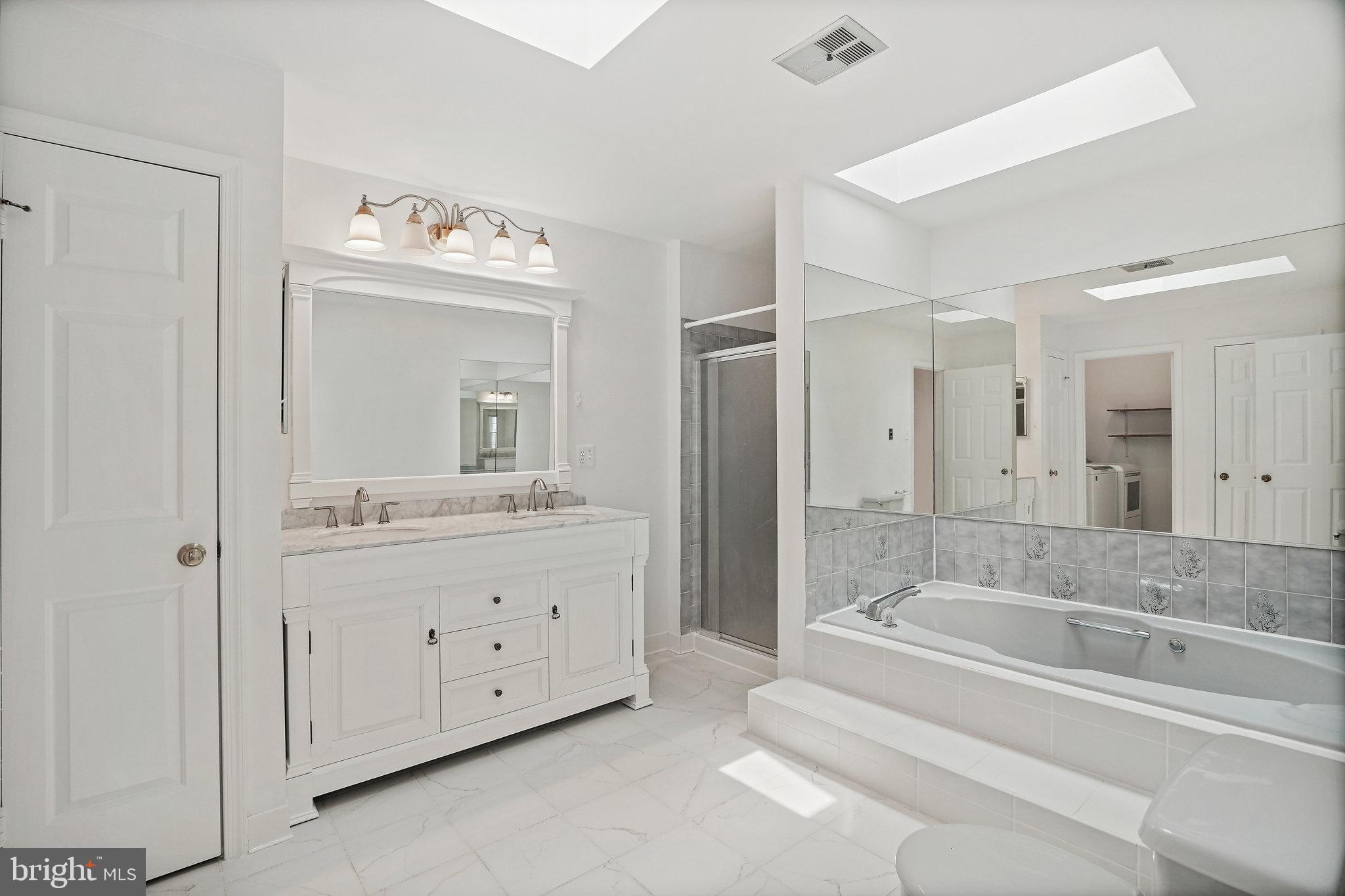 15515 Langside Street Silver Spring, MD 20905 - Photo 26 of 38 Primary Bathroom