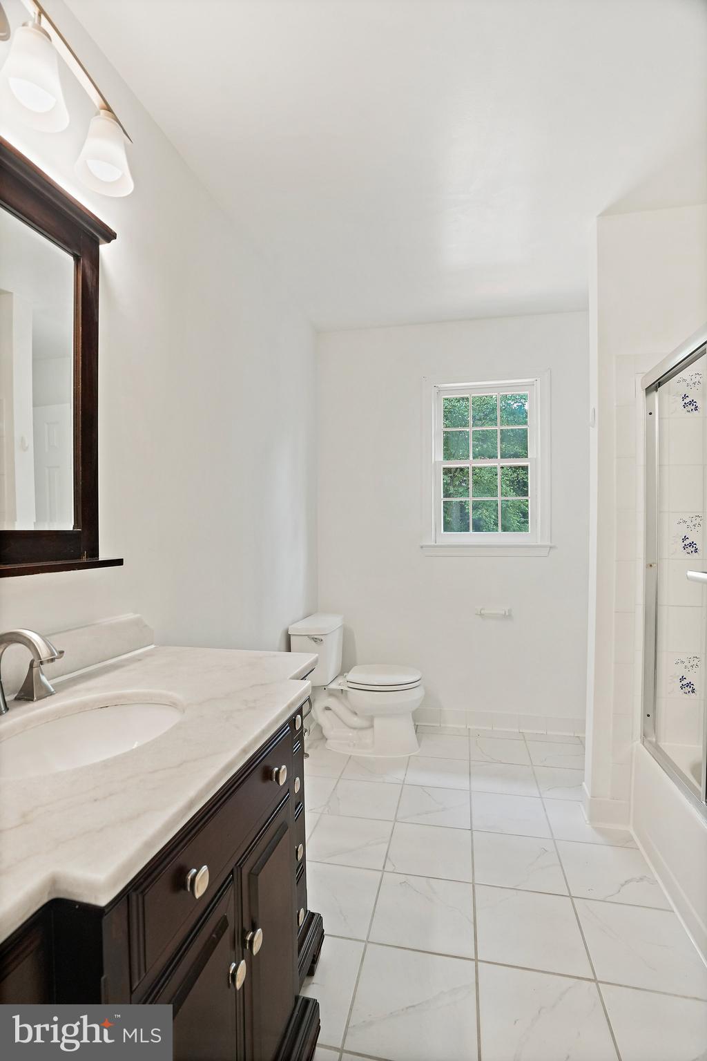 15515 Langside Street Silver Spring, MD 20905 - Photo 30 of 38 2nd Full Bathroom on upper level