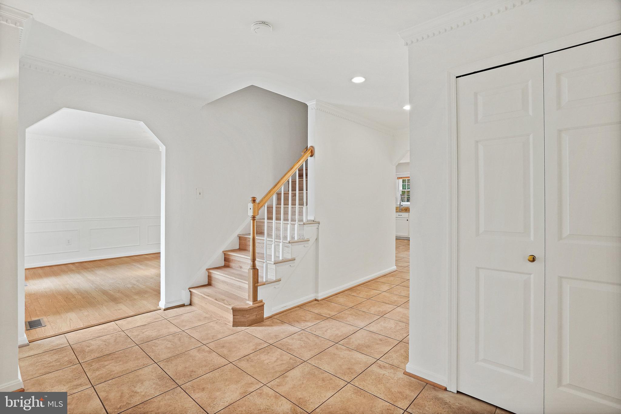 15515 Langside Street Silver Spring, MD 20905 - Photo 6 of 38 Entrance