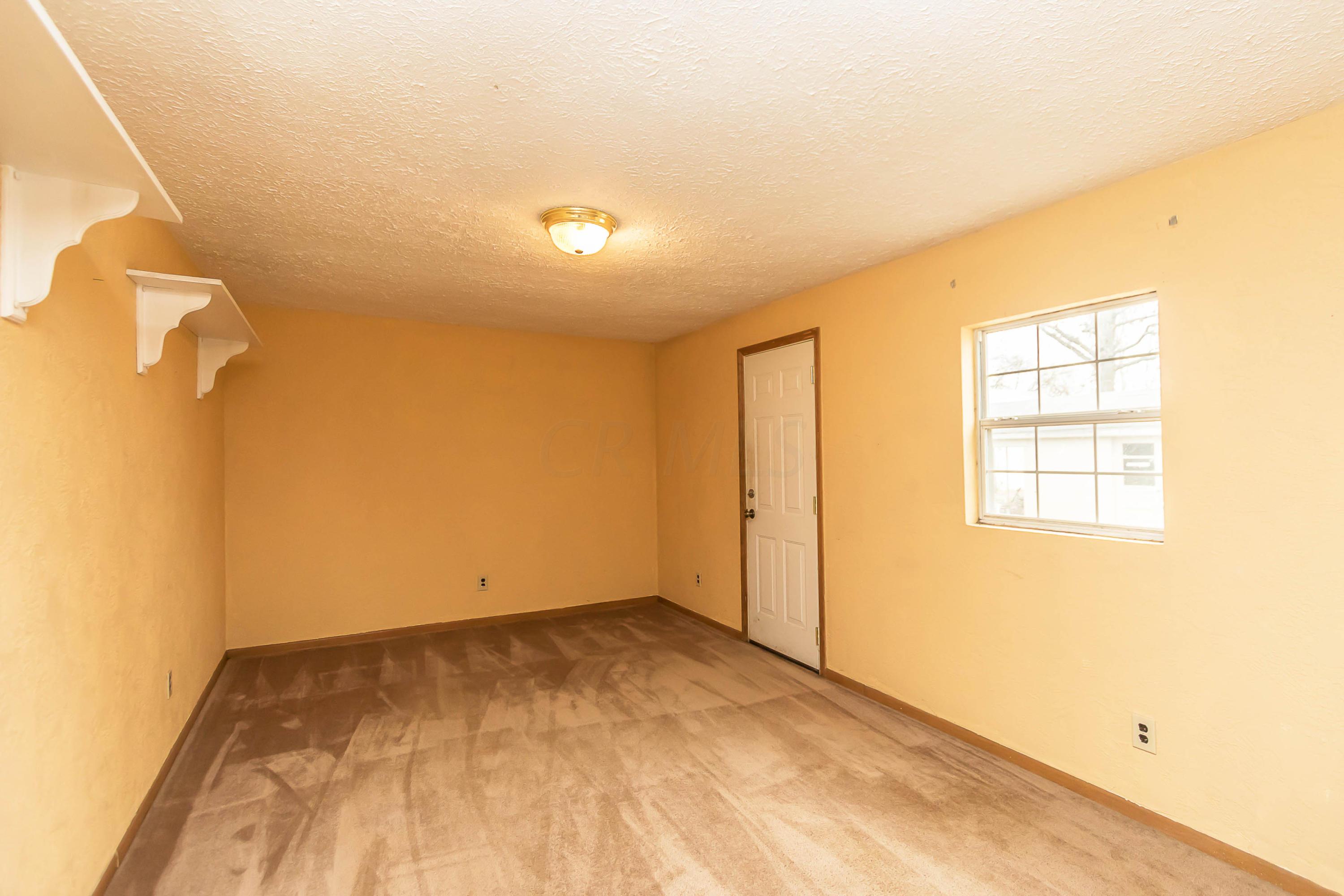 7045 Harlem Road Westerville, OH 43082 - Photo 18 of 49