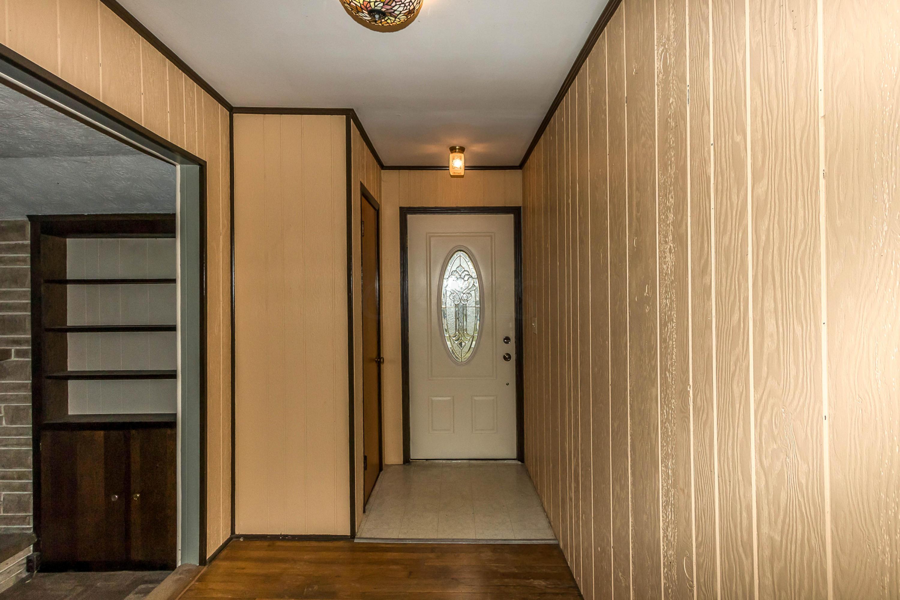 7045 Harlem Road Westerville, OH 43082 - Photo 6 of 49