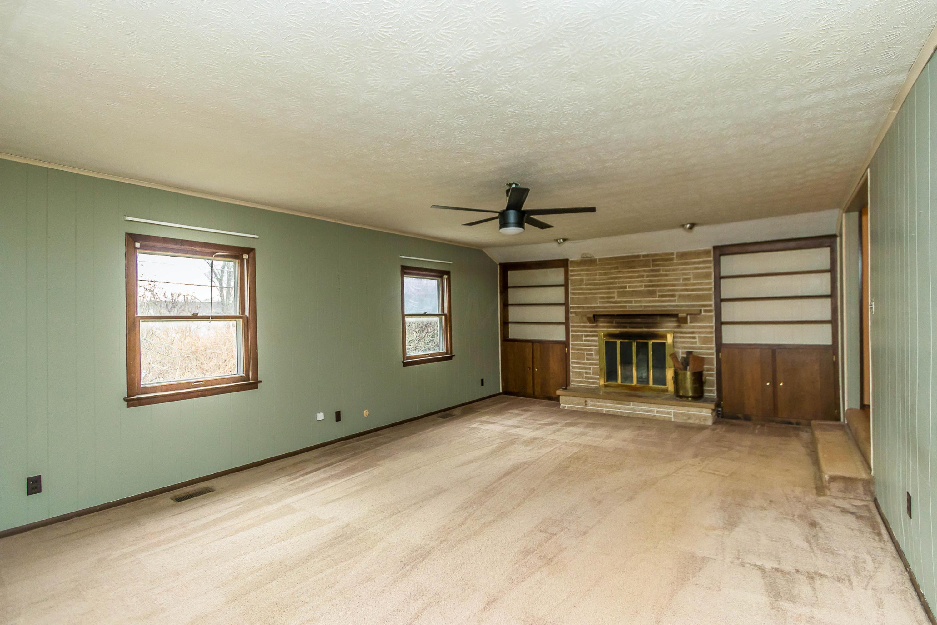 7045 Harlem Road Westerville, OH 43082 - Photo 8 of 49