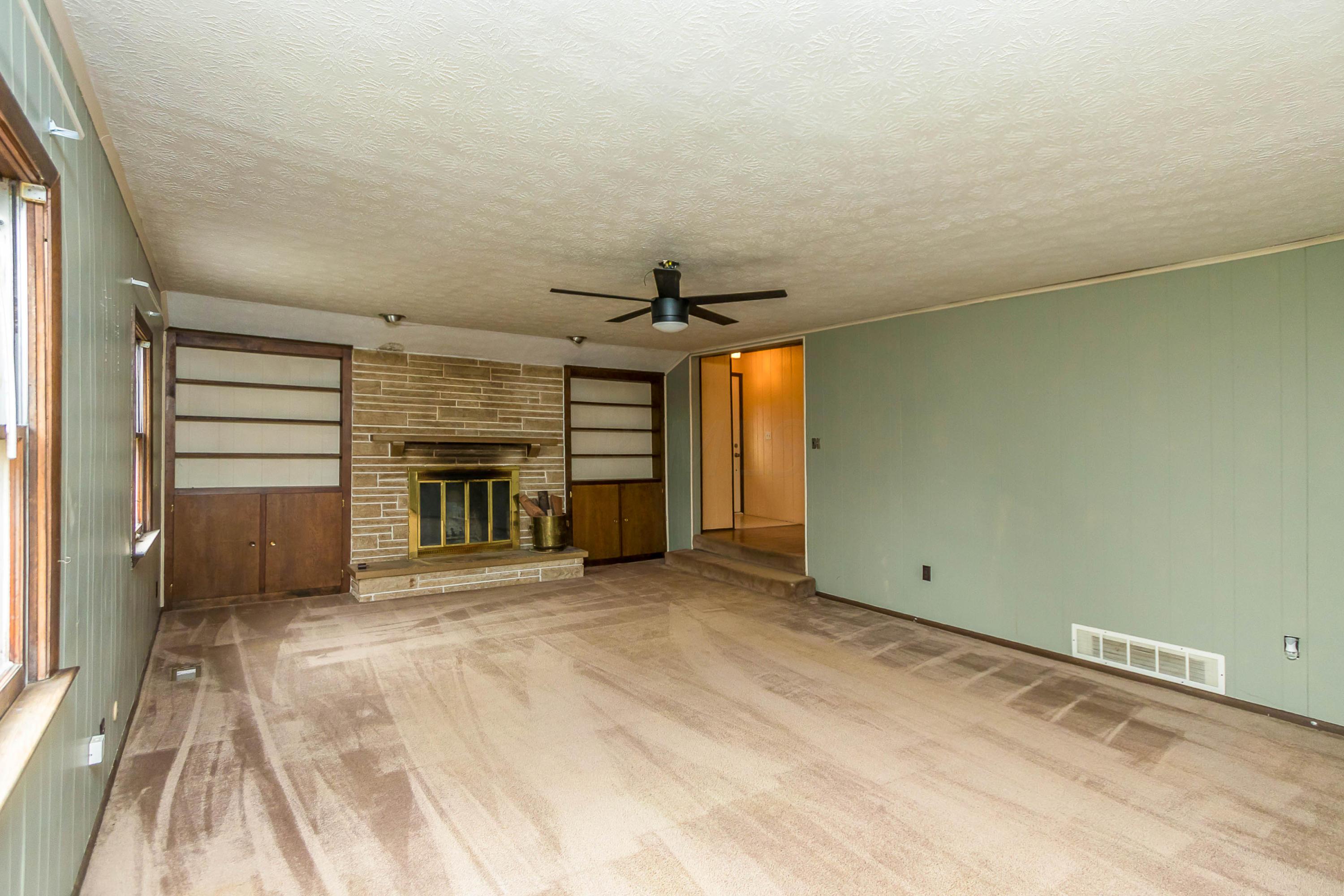 7045 Harlem Road Westerville, OH 43082 - Photo 9 of 49