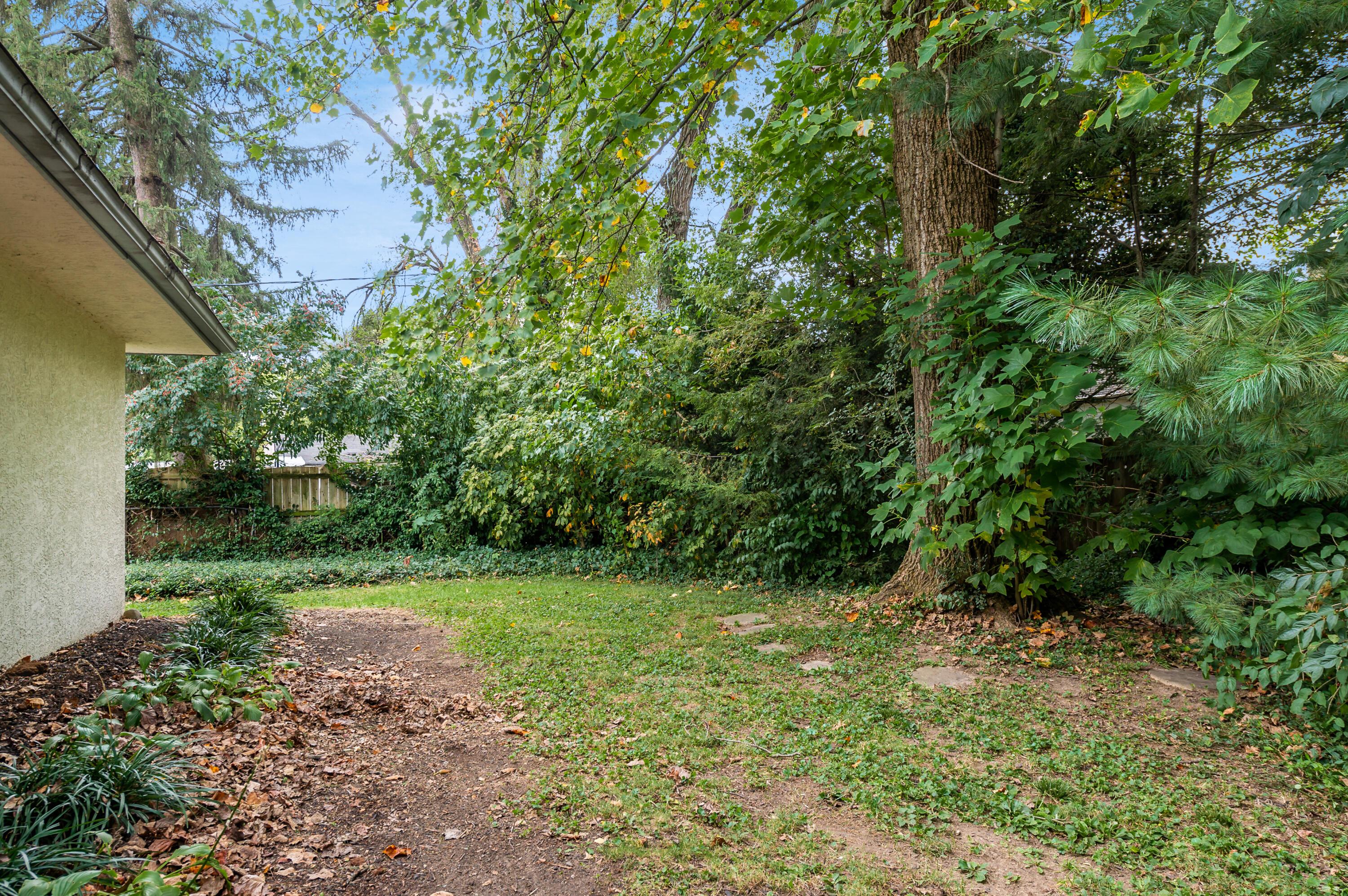 327 South Harding Road Columbus, OH 43209 - Photo 44 of 52 049_355bf4_W S Harding Rd-098