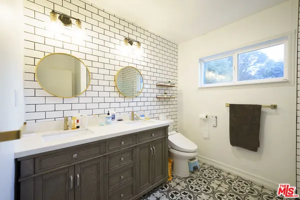 $1,690,000 | 5532 Ocean View Boulevard, La Canada Flintridge, CA 91011