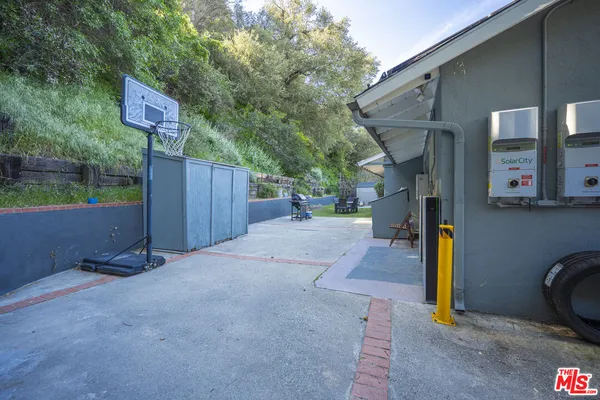 $1,690,000 | 5532 Ocean View Boulevard, La Canada Flintridge, CA 91011