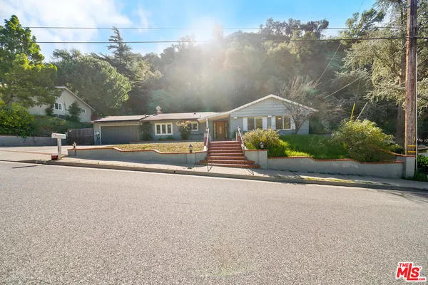 $1,690,000 | 5532 Ocean View Boulevard, La Canada Flintridge, CA 91011