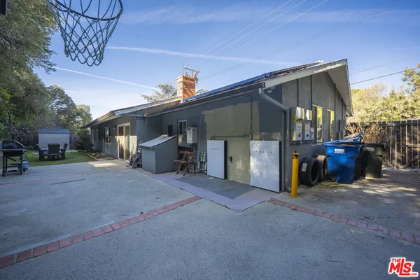 $1,690,000 | 5532 Ocean View Boulevard, La Canada Flintridge, CA 91011