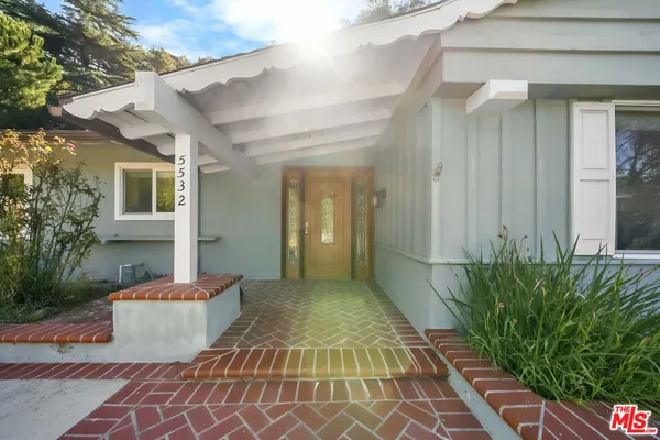 $1,690,000 | 5532 Ocean View Boulevard, La Canada Flintridge, CA 91011