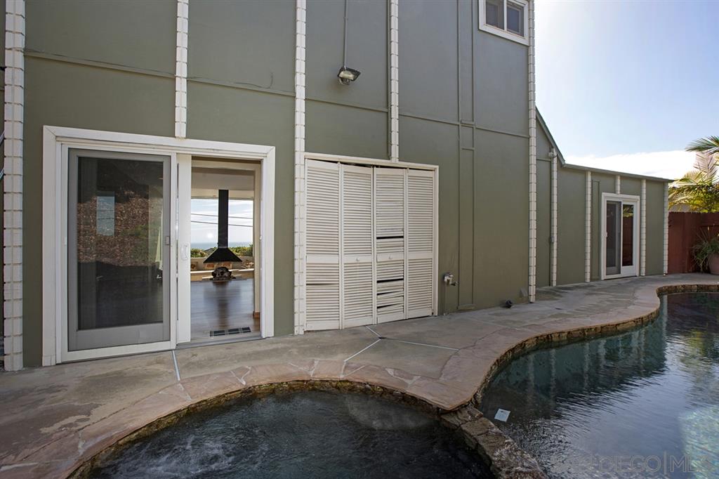 926 La Jolla Rancho Road La Jolla, CA 92037 - Photo 20 of 25