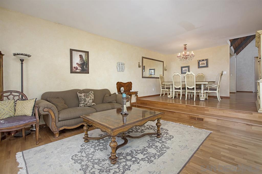 926 La Jolla Rancho Road La Jolla, CA 92037 - Photo 6 of 25