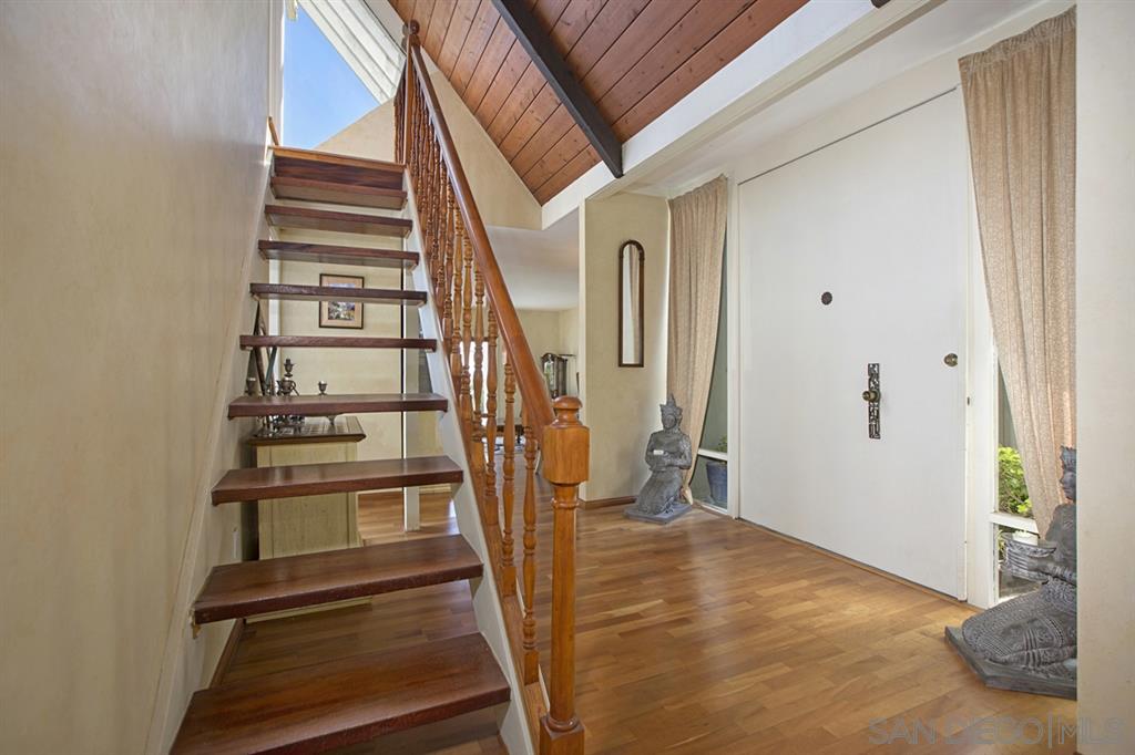 926 La Jolla Rancho Road La Jolla, CA 92037 - Photo 8 of 25