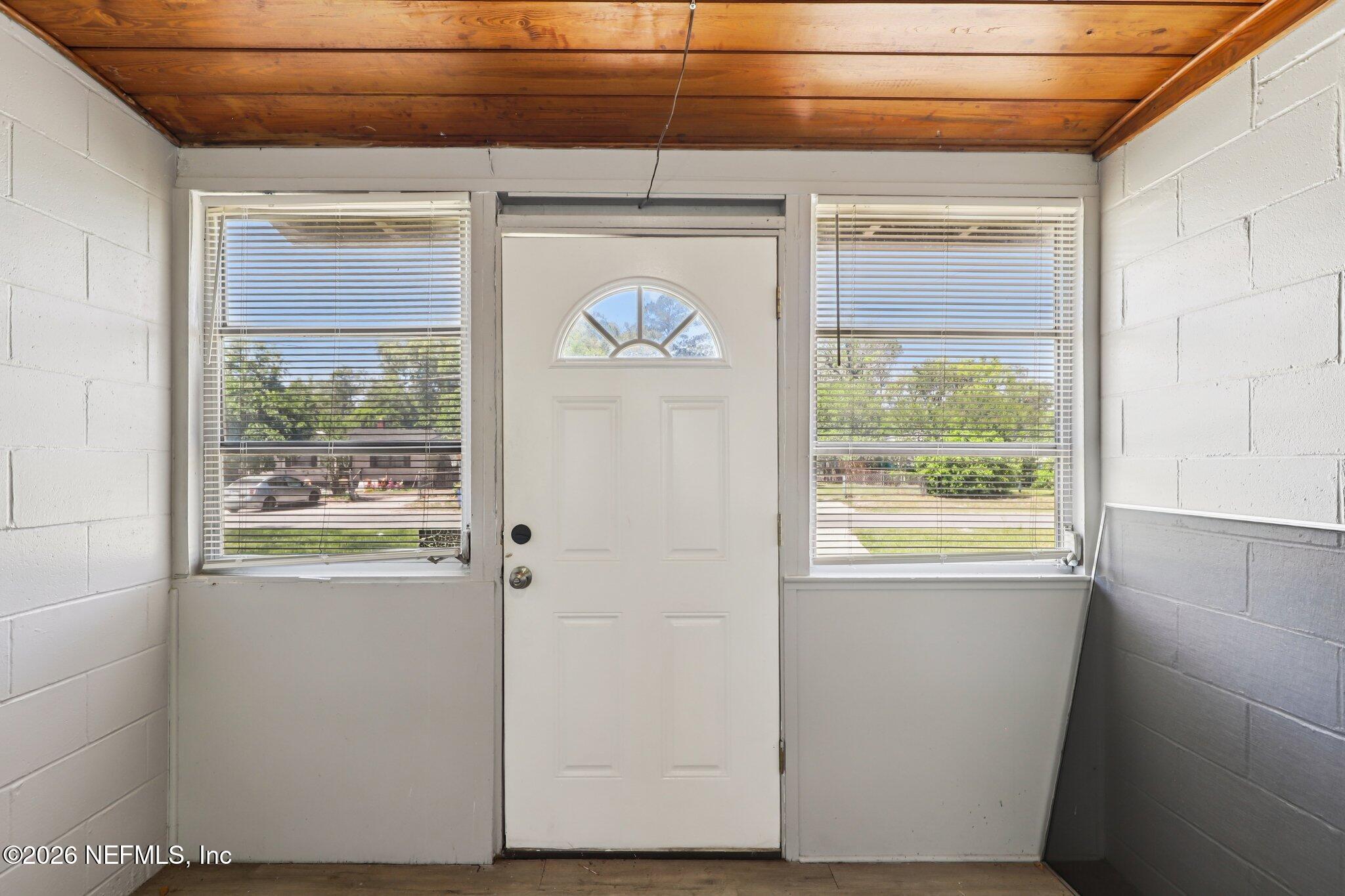 7859 Denham Road West Jacksonville, FL 32208 - Photo 5 of 24 Foyer