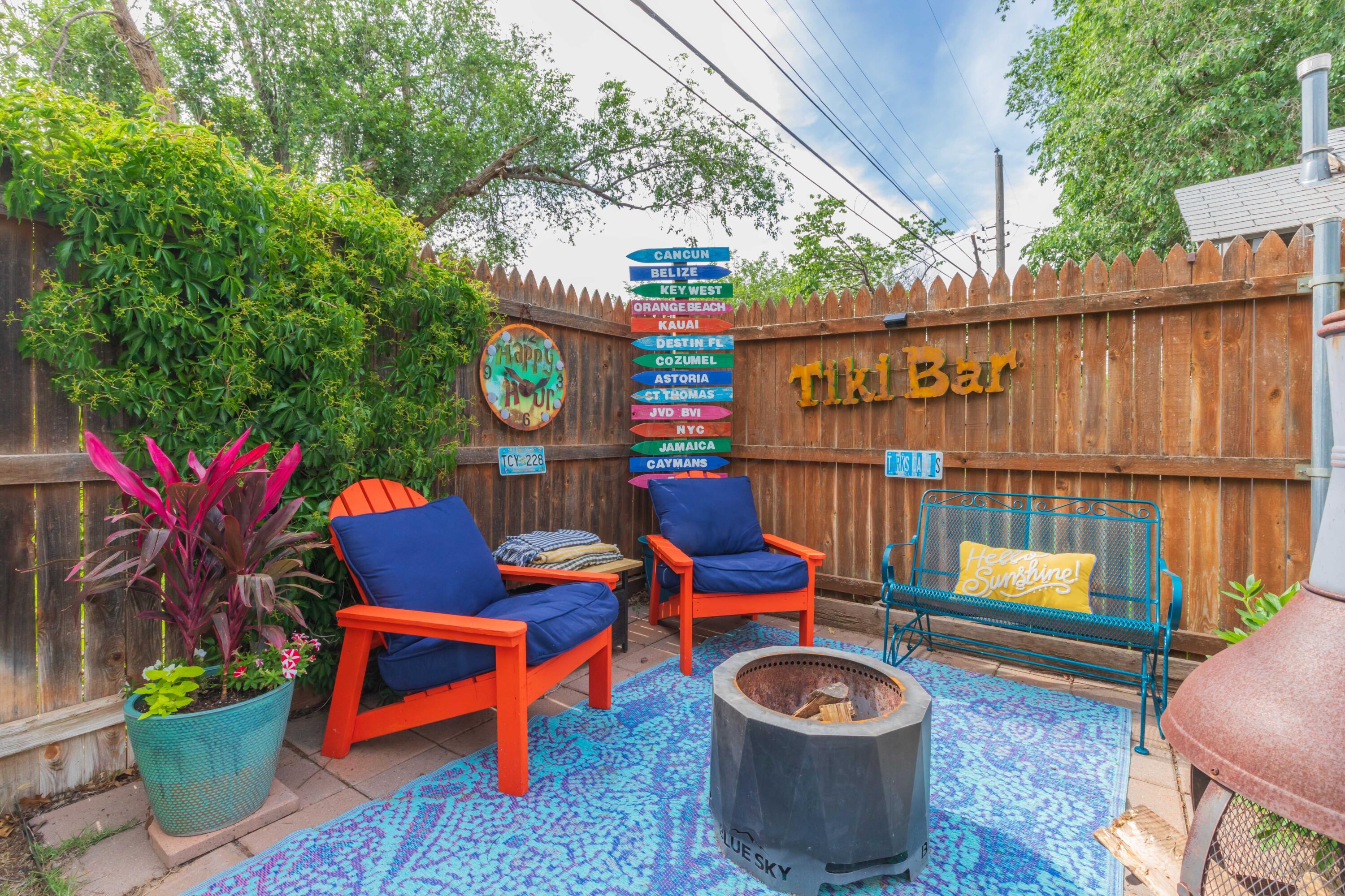 1007 South Alabama Street Amarillo, TX 79102 - Photo 51 of 55 a table and chairs sitting in front of a building