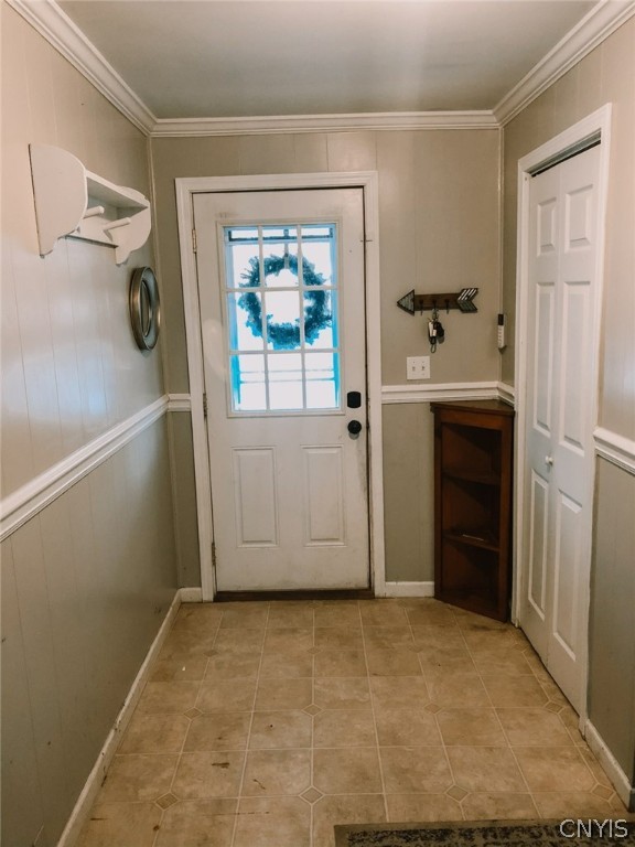 133 Spring Street Mexico, NY 13114 - Photo 2 of 20 Entry / Foyer