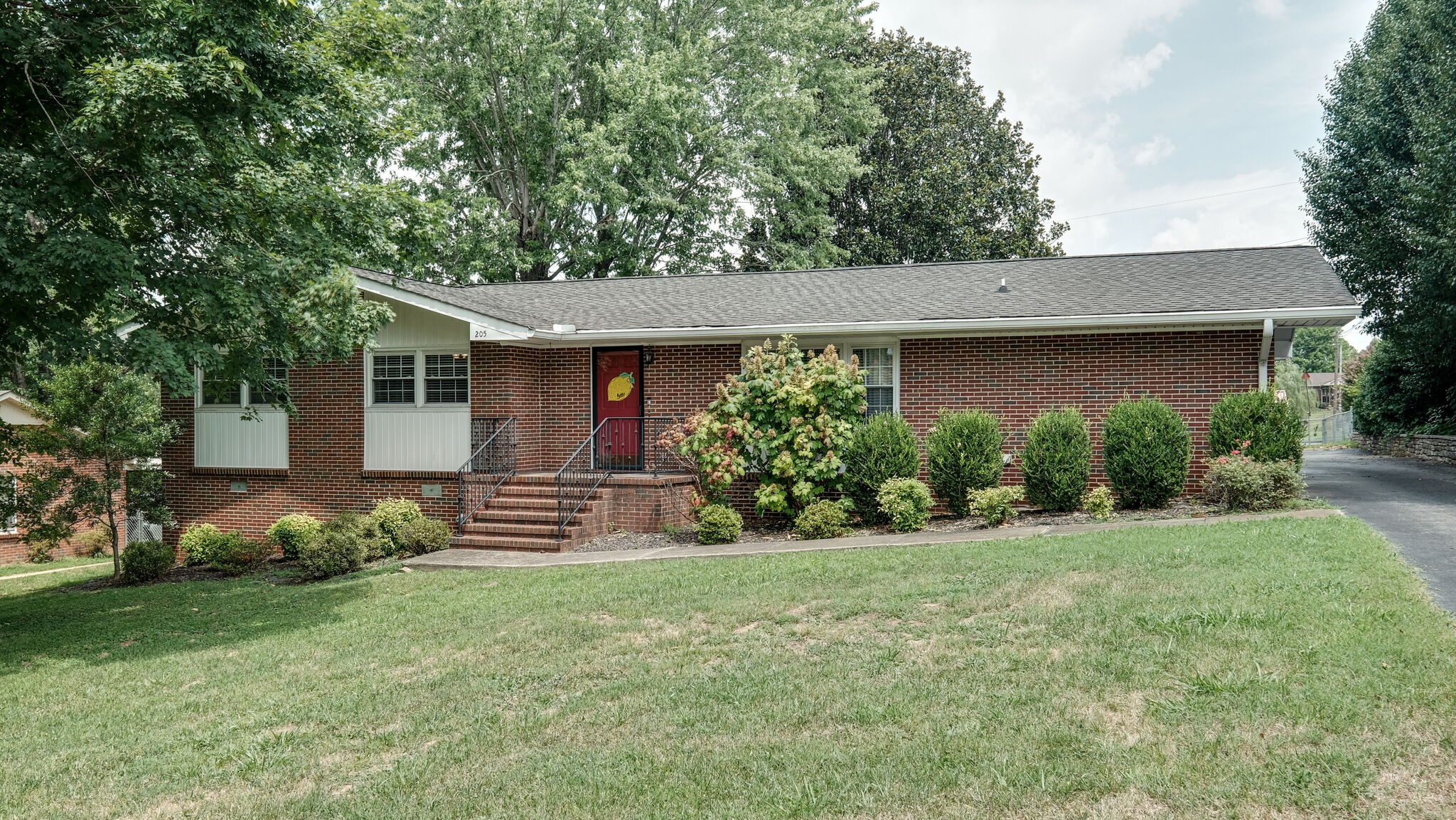 205 Jackson Heights Road Columbia, TN 38401 - Photo 3 of 34 Gallery Image 3
