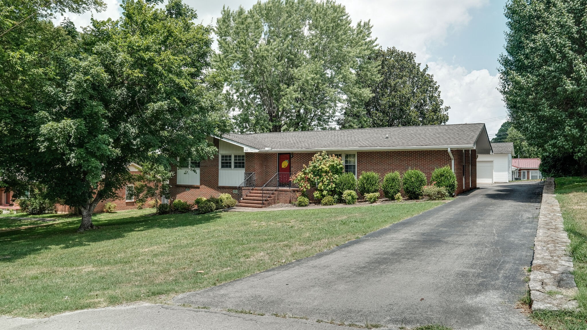 205 Jackson Heights Road Columbia, TN 38401 - Photo 4 of 34 Gallery Image 4