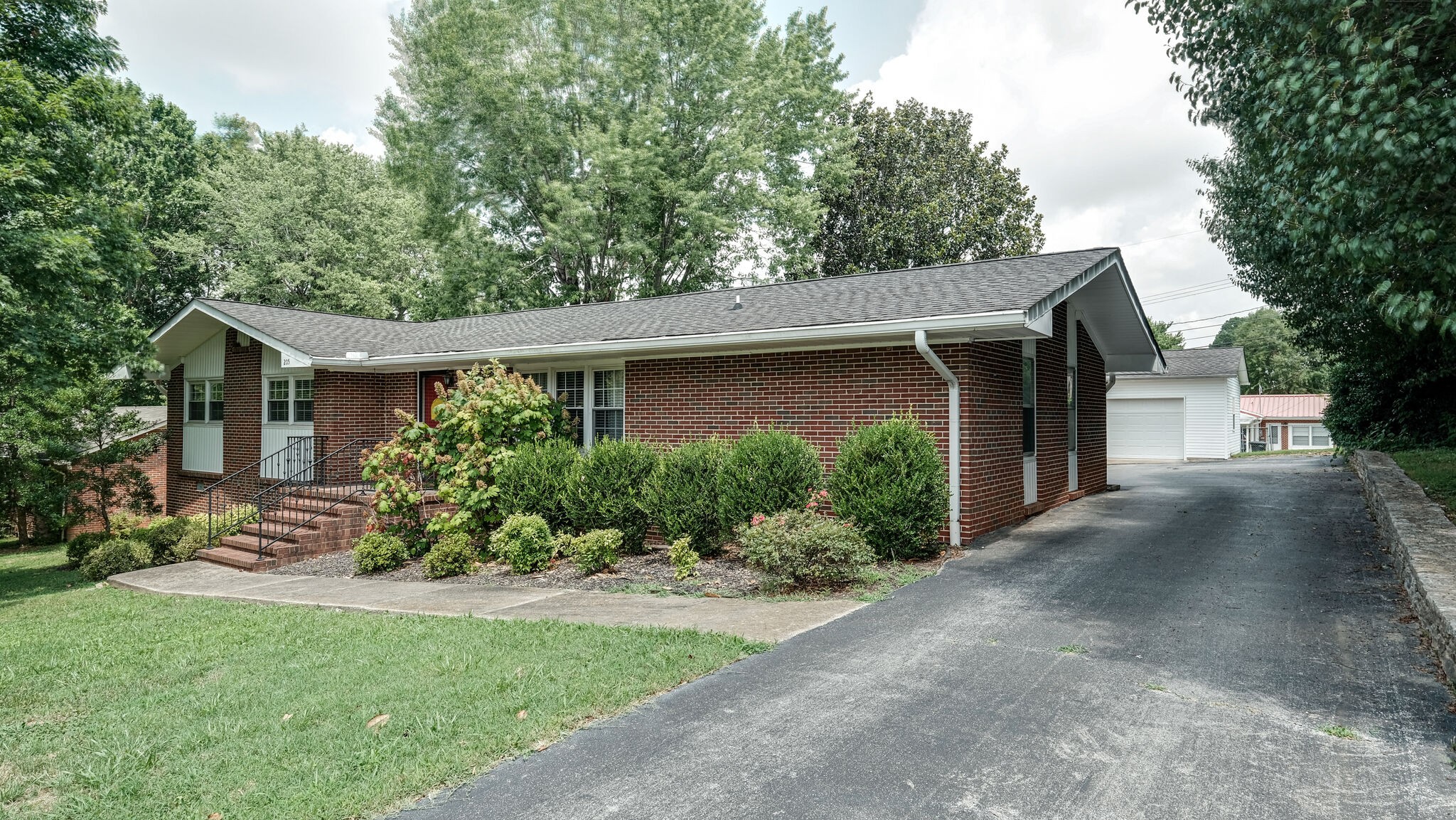 205 Jackson Heights Road Columbia, TN 38401 - Photo 5 of 34 Gallery Image 5