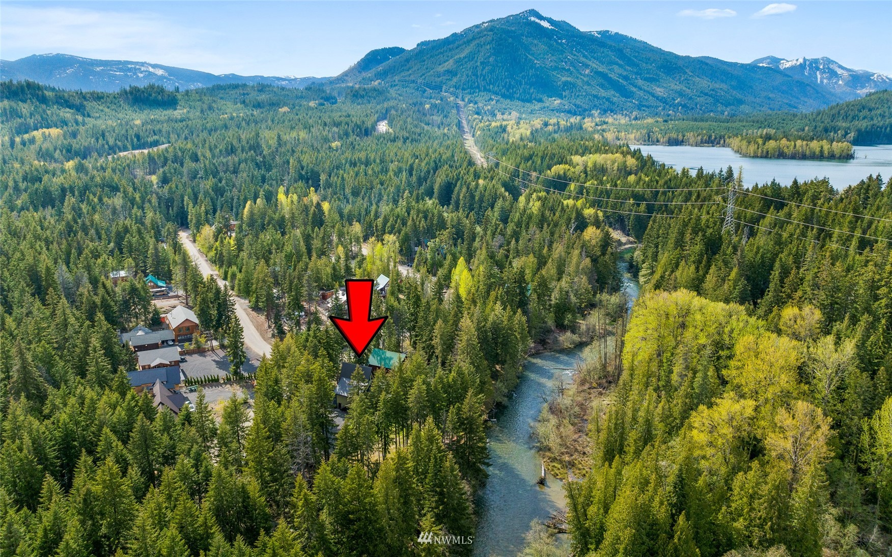 691 Kachess River Road Easton, WA 98925 - Photo 12 of 40 a view of a lake with a mountain