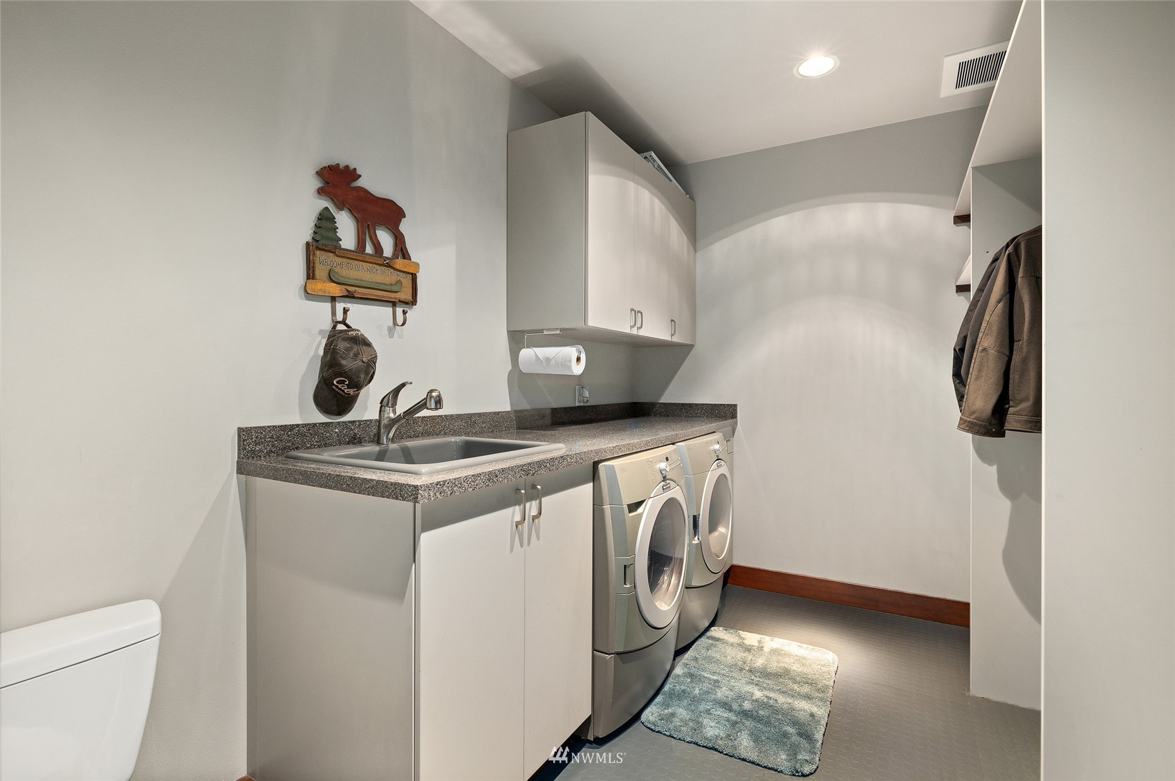 691 Kachess River Road Easton, WA 98925 - Photo 30 of 40 a utility room with dryer and washer