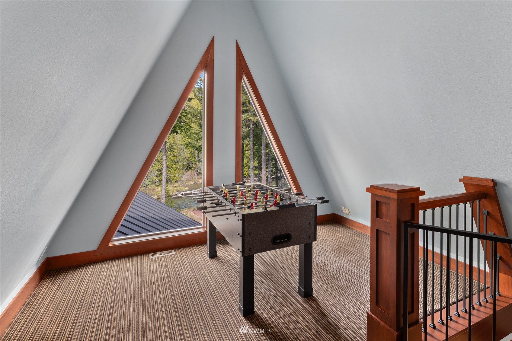 691 Kachess River Road Easton, WA 98925 - Photo 36 of 40 a view of deck with furniture and rug